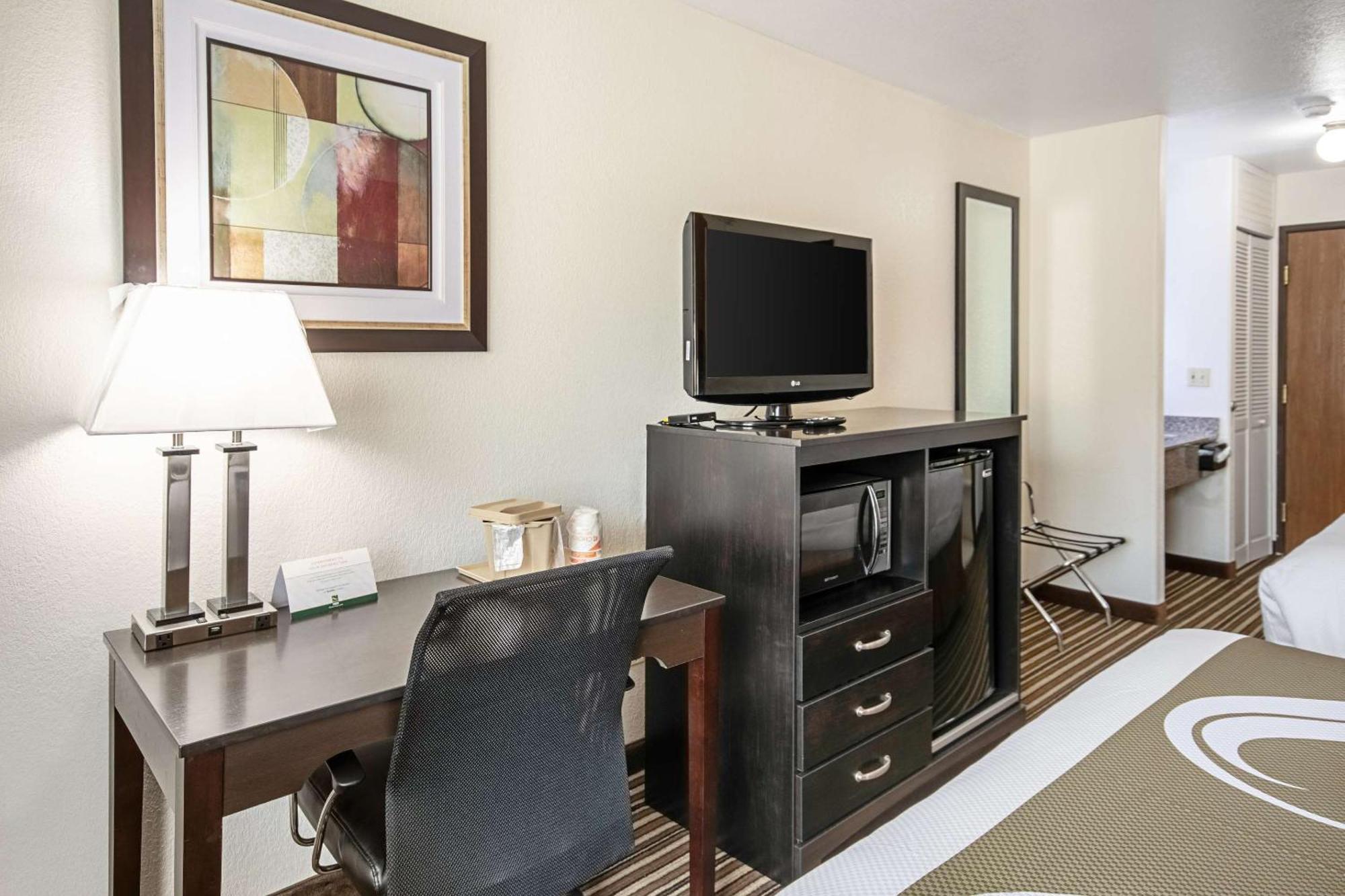 Quality Inn Dodge City Kültér fotó
