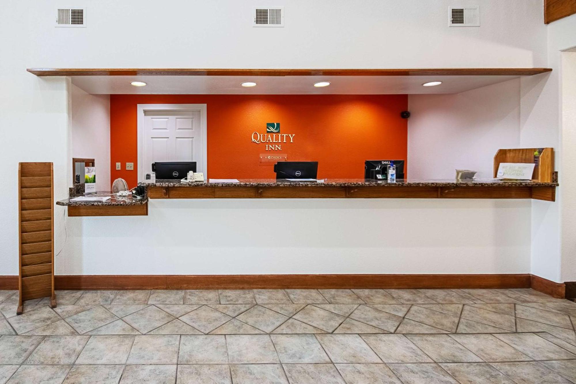 Quality Inn Dodge City Kültér fotó