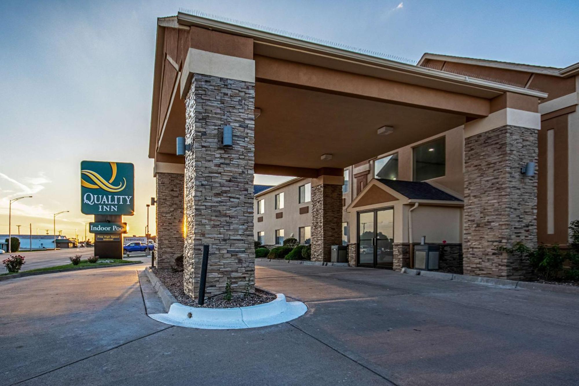 Quality Inn Dodge City Kültér fotó