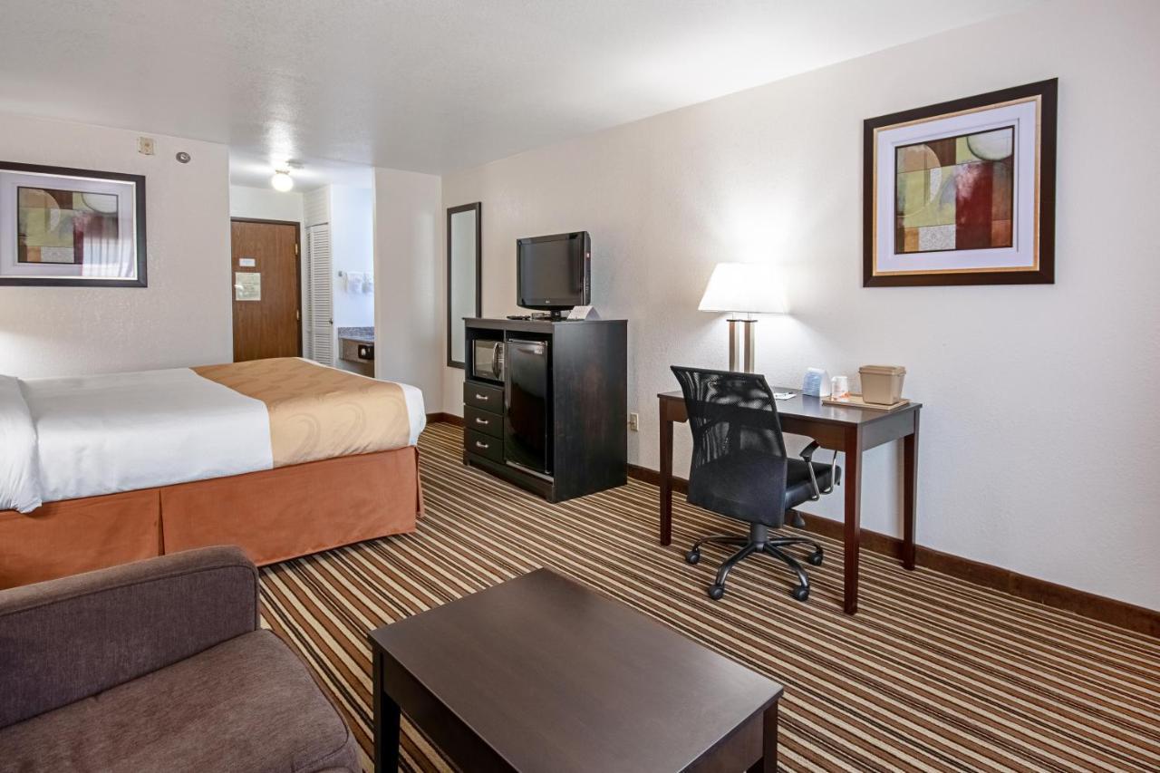 Quality Inn Dodge City Kültér fotó