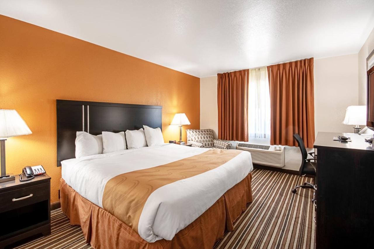 Quality Inn Dodge City Kültér fotó
