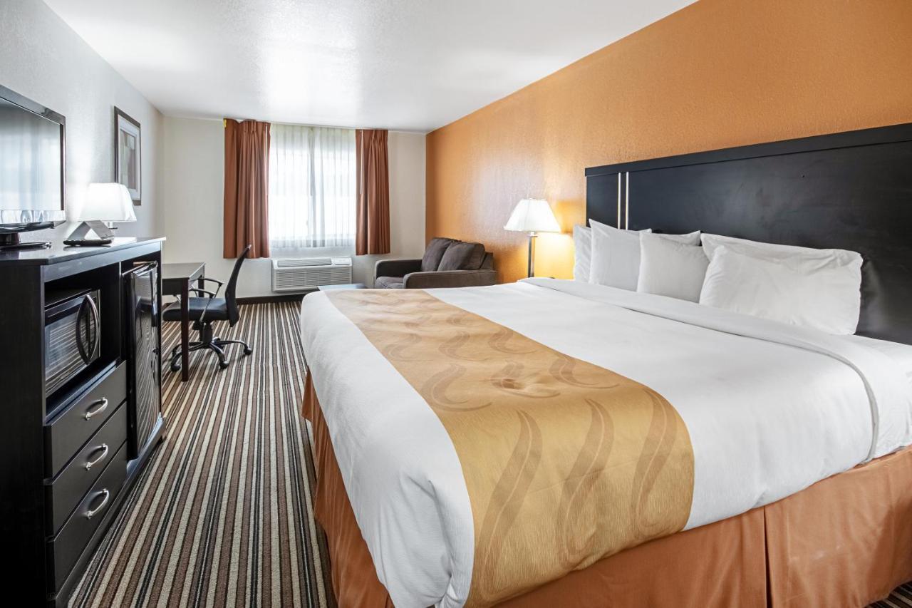 Quality Inn Dodge City Kültér fotó